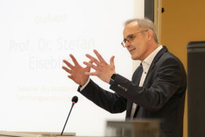 Prof Stefan Eisebitt, Spokesperson of the Board of the Forschungsverbund Berlin e.V. Prof Stefan Eisebitt, Spokesperson of the Board of the Forschungsverbund Berlin e.V.